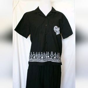 Jane Ashley Black Button Top Capri Set Women's Size Small Lotus Paisley Heart